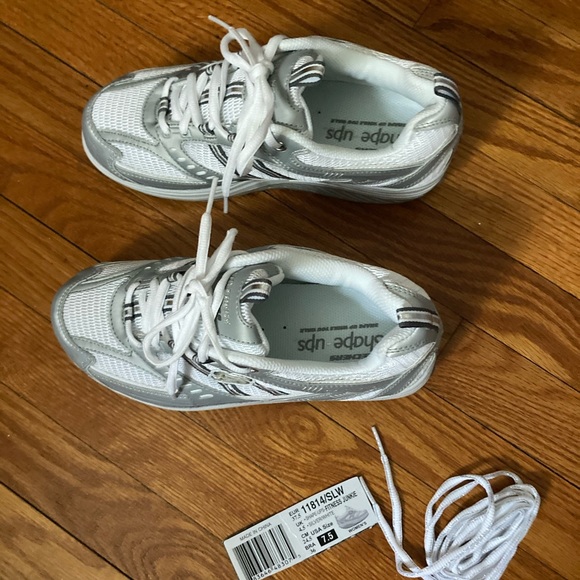 Skechers Sneakers - Picture 4 of 16